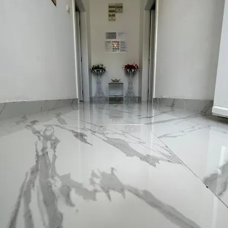 Apartmani Aron Novalja Exterior photo