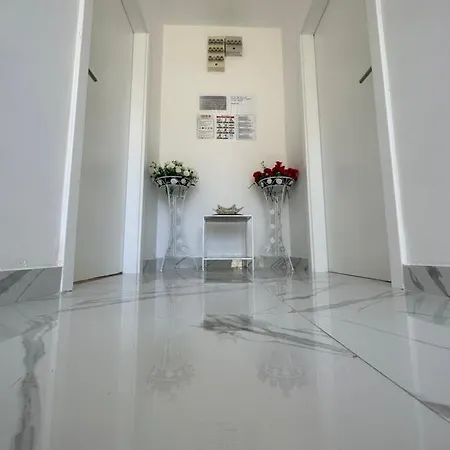 Apartmani Aron Novalja Exterior photo