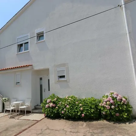 Apartmani Aron Novalja Exterior photo