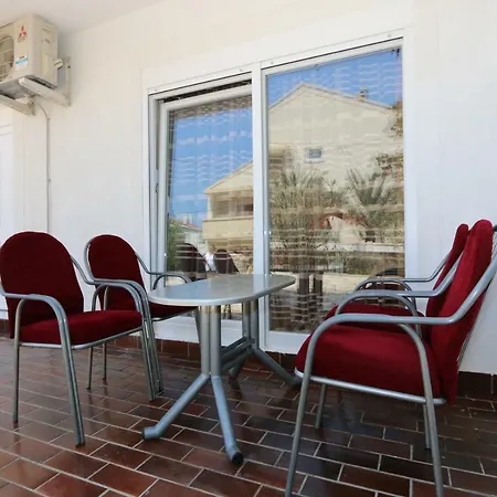 Apartmani Aron Novalja Exterior photo