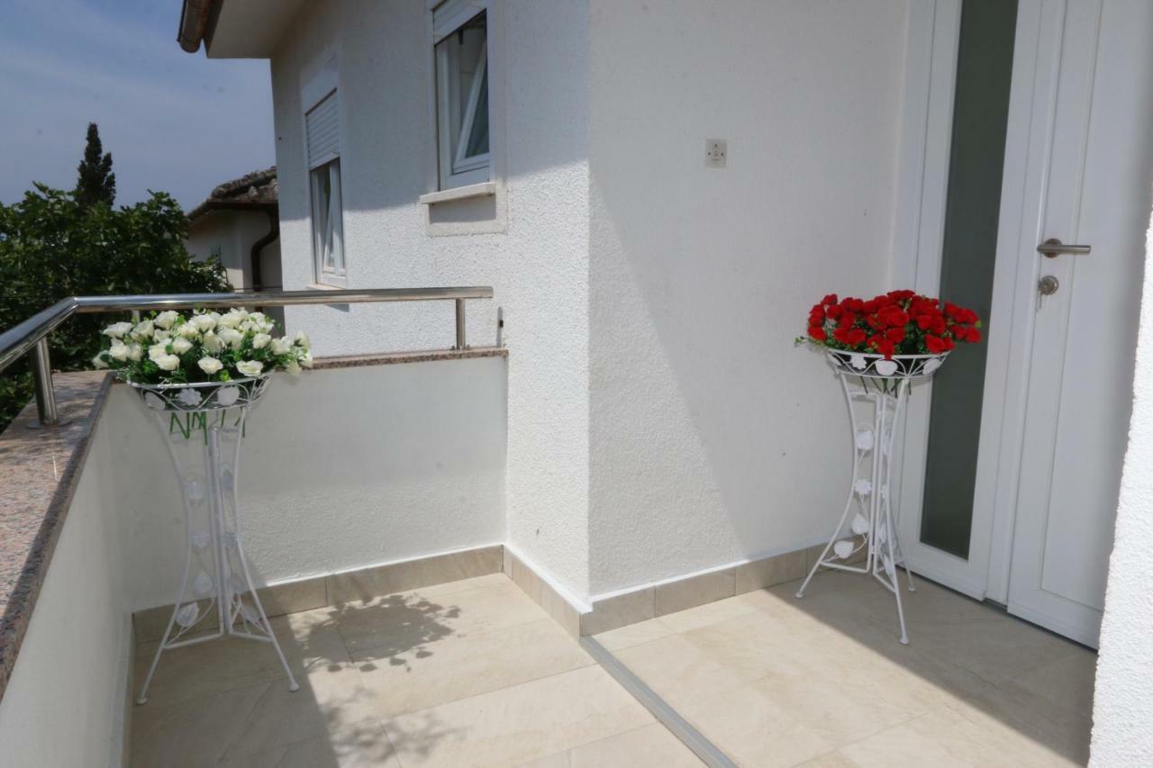 Aron Apartment