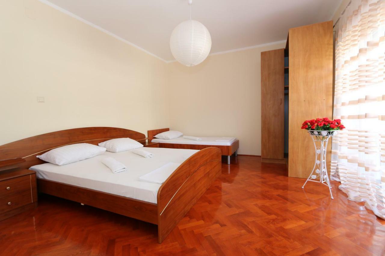 Aron Apartment Novalja