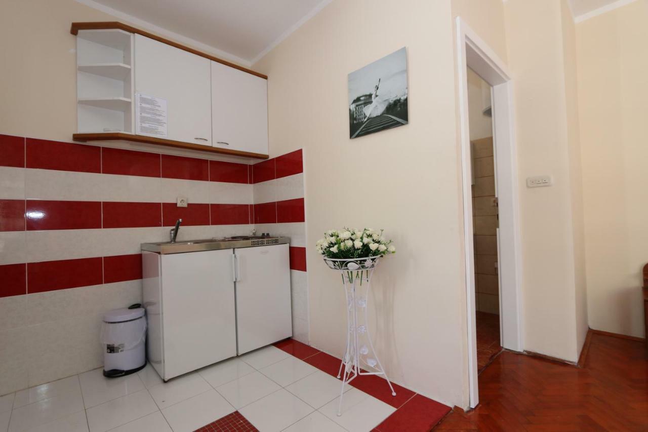 Apartment Aron Novalja