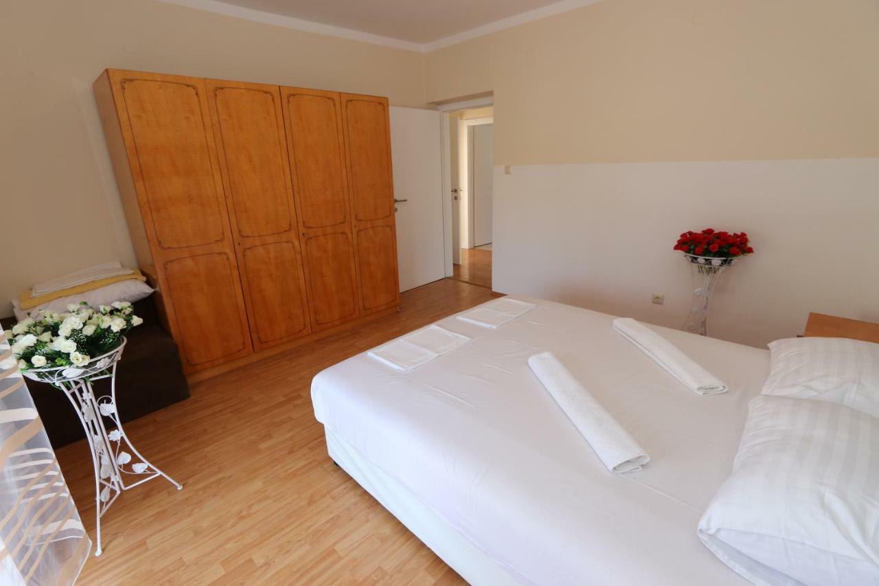 Aron Apartment *