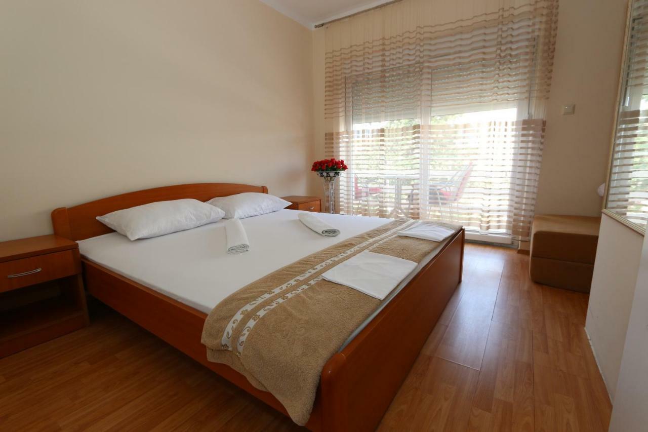 Aron Apartment Novalja