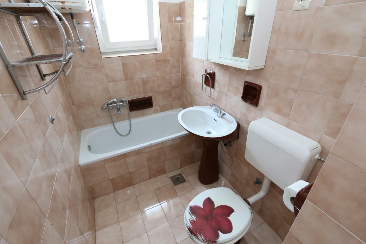 Aron Apartment Novalja