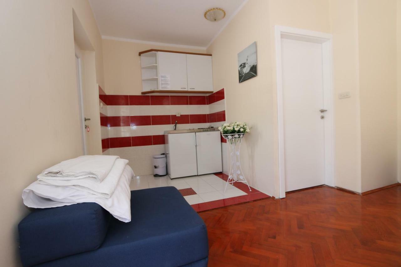 Aron Apartment *