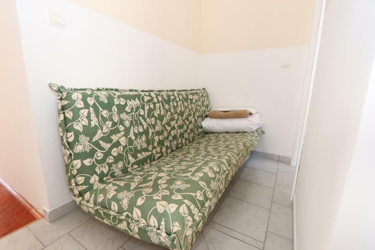 Aron Apartment Novalja