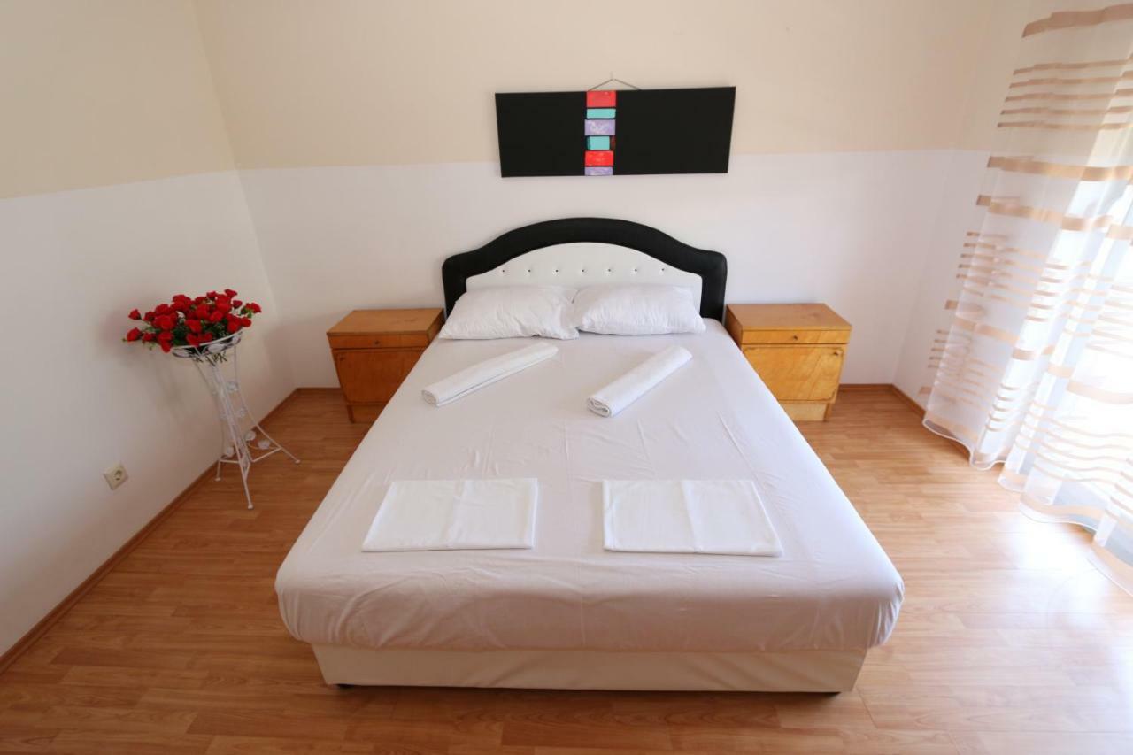 Apartment Aron