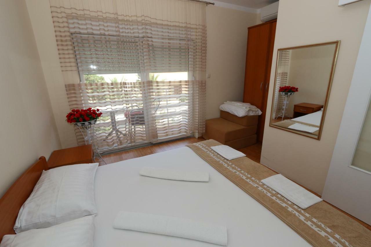 Aron Apartment *