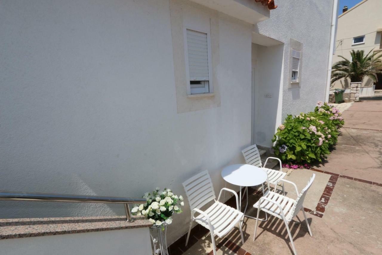 Aron Apartment Novalja
